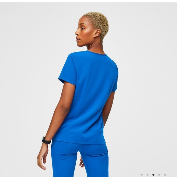 Figs technical collection Casma™ Three-Pocket Scrub Top size Small - Picture 9 of 12